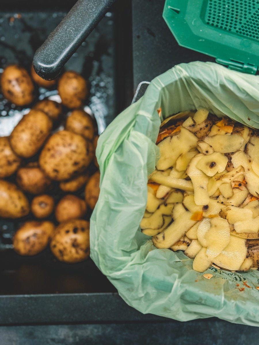 Food Waste Caddy & Containers for Home - Biobag