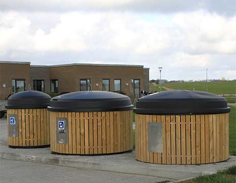 Image of Z-Bin delvist nedgravet affaldscontainer på landet 