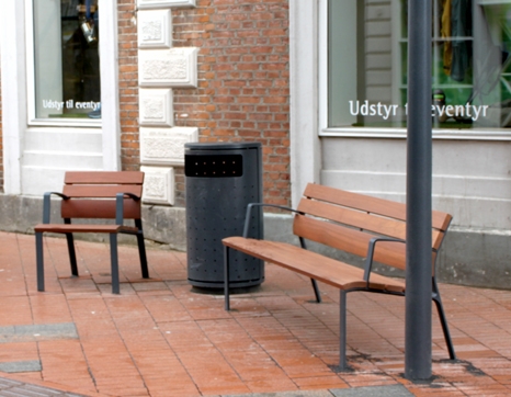 Image of En plads i solen på nye bænke fra ZENZO 